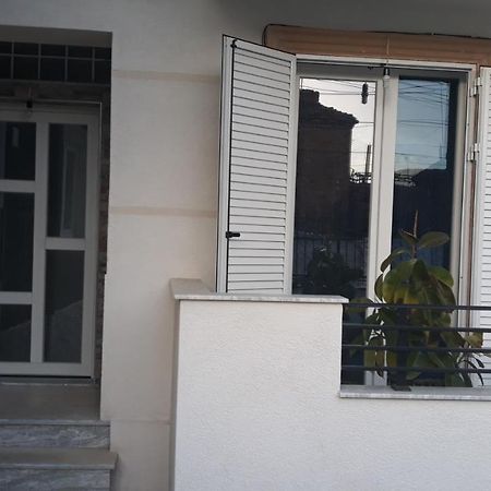 Odise'S Suite Korce Exterior foto