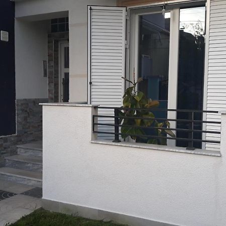 Odise'S Suite Korce Exterior foto