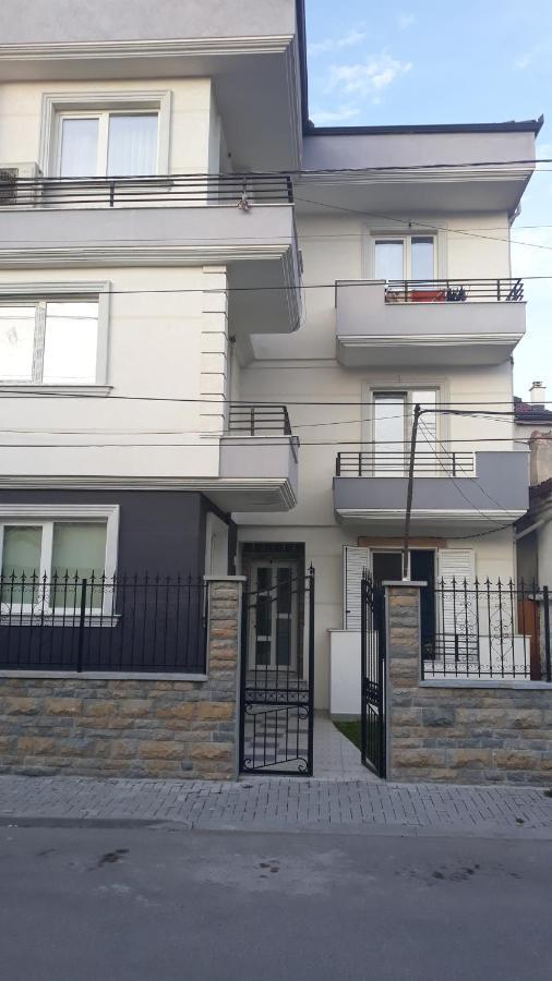 Odise'S Suite Korce Exterior foto